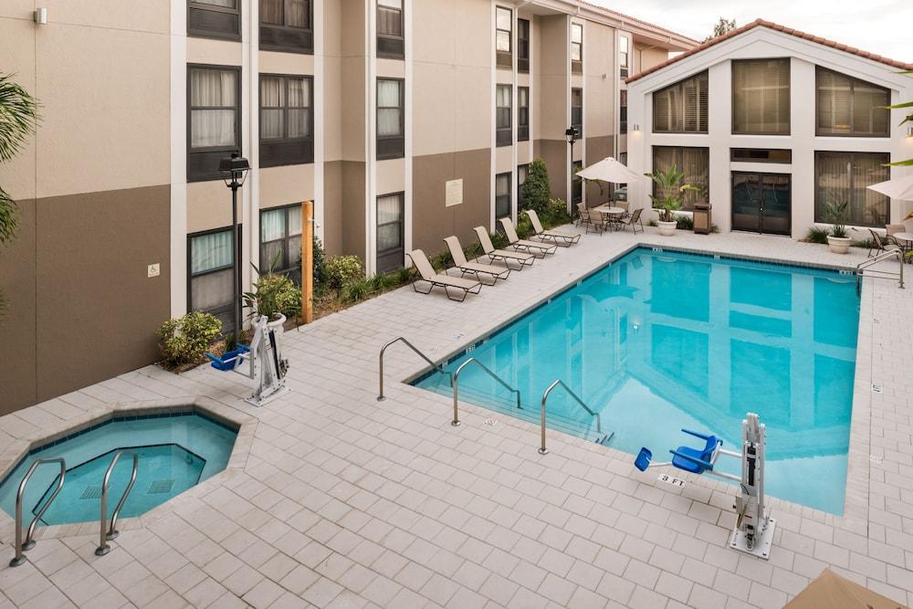 Hampton Inn & Suites Orlando-East Ucf Exterior photo