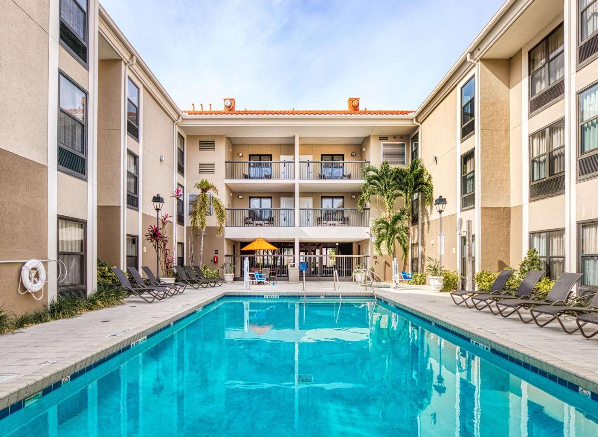 Hampton Inn & Suites Orlando-East Ucf Exterior photo